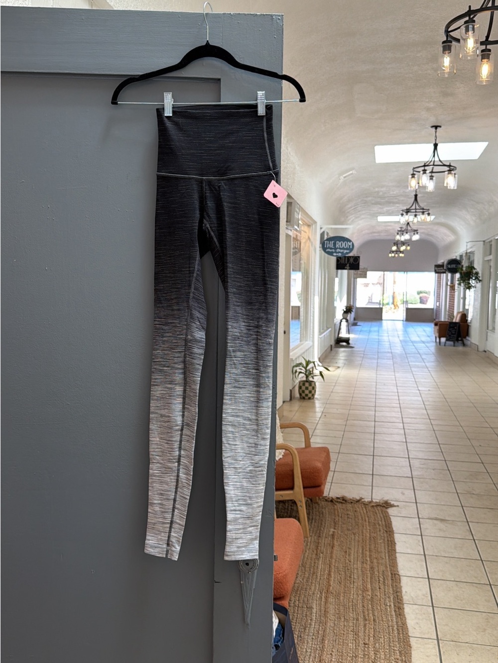 Lululemon circle size 4 tall 
Ombre Gray High-Waist Leggings